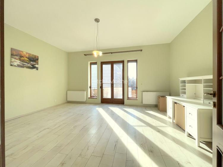 Apartament 3 camere, garaj si boxa - zona Centrala-Prefectura - 2