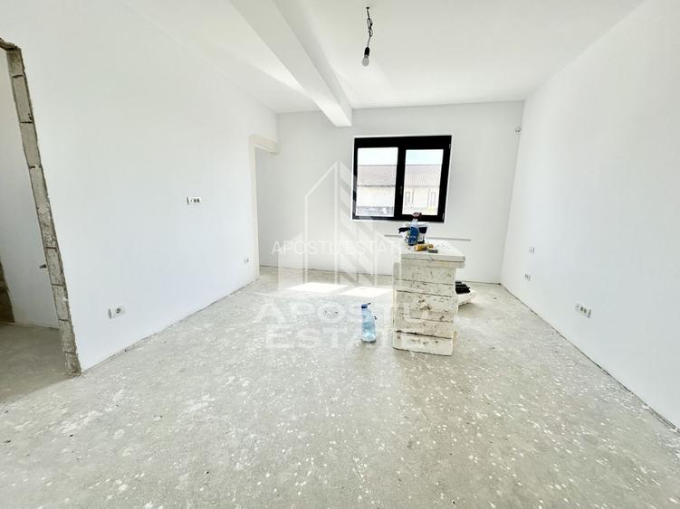 Duplex alipit cu 4 camere situat in vatra satului din Giroc - 6