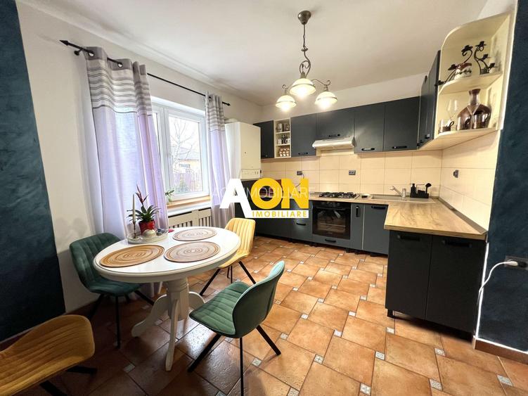 Casa de vanzare - 5 Camere, 2 Bai,  Garaj, 941 mp Teren - 8