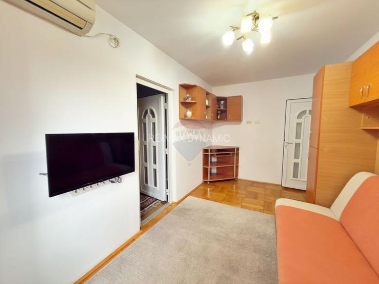 Apartament cu 3 camere de închiriat în zona Intim - 3