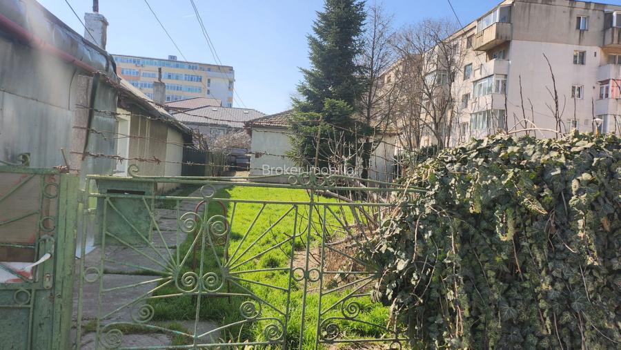 Casa batraneasca, zona Cet, 3 camere , 431 mp teren - 2