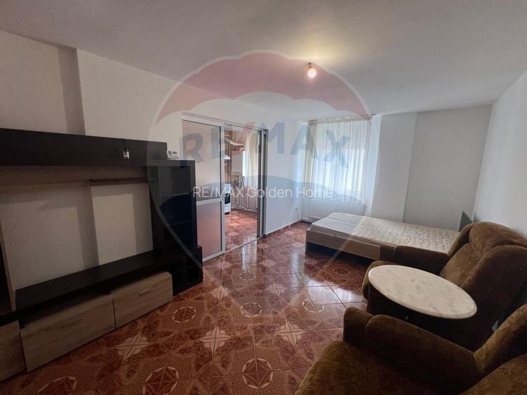 Apartament 3 camere în zona Sud-Vest ROMPETROL - 12