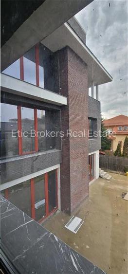 VILA DEOSEBITA DE VANZARE, ZONA EROU IANCU NICOLAE, PADUREA BANEASA - 5