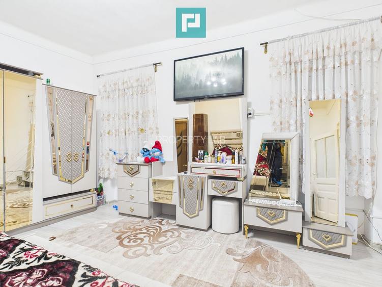 Două case, curte mare, lângă Castelul Corvinilor - 3