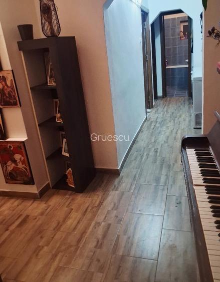 Vând apartament 3 camere , decomandat, living generos, proaspăt renovat  - 6