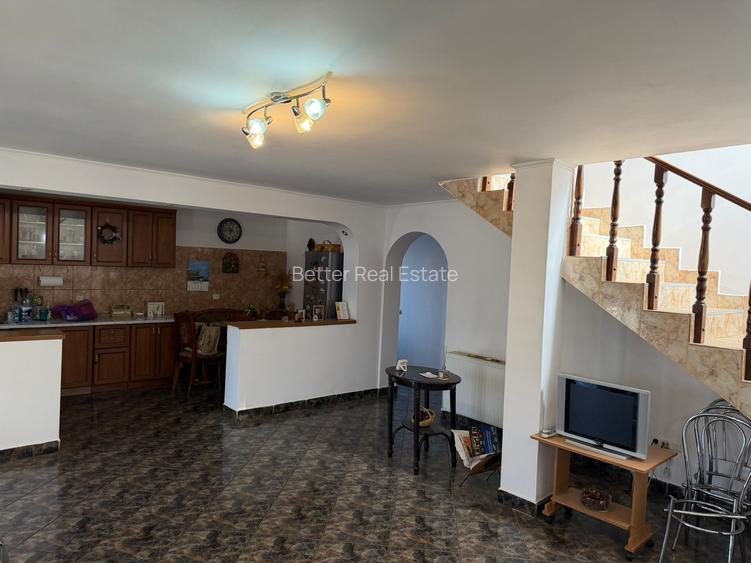 Vilă individuală de vânzare în Berceni, Ilfov – Bd. 1 Mai - 5 camere, teren 705 - 8