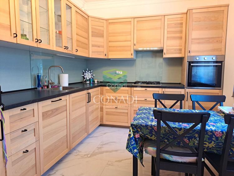 Otopeni- central, vila cu 5 camere de vanzare,  230 mp - 7