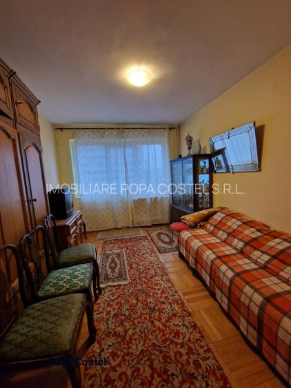 Piata Ramnicu Sarat - 3 camere decomandatE, 64 mp, balcon, etaj 5/10, metrou - 2