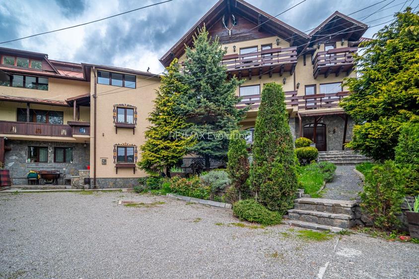 Proprietate deosebită de vânzare în Bușteni - Pensiune + Duplex - 25