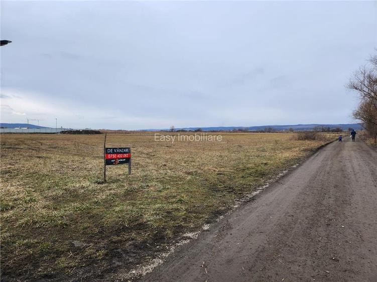 Teren intravila drept, loc de casa , 1300 mp Ernei,  Mures, zona linistita - 3