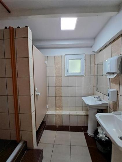 Spatiu comercial tip Hala, 300 mp utili, situat in cartierul Intre Lacuri!