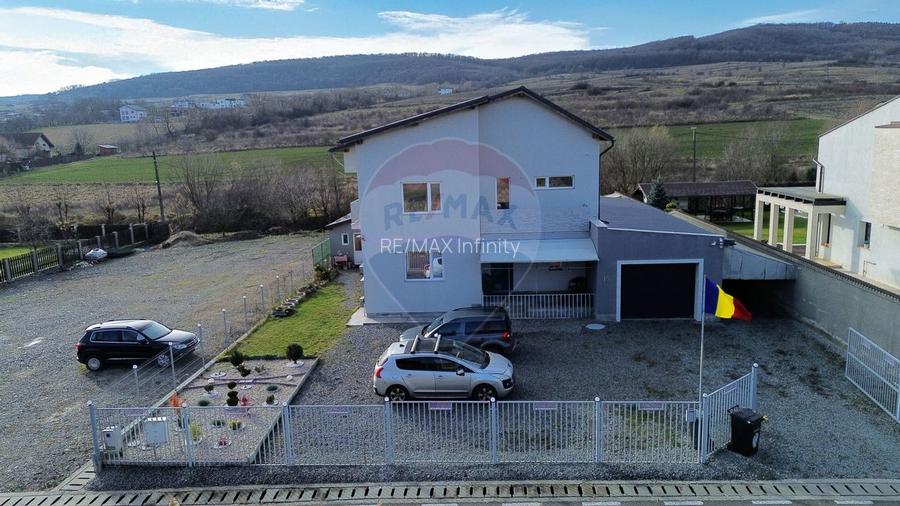 Casa / Vila cu 7 camere de vanzare in Chinteni - 3