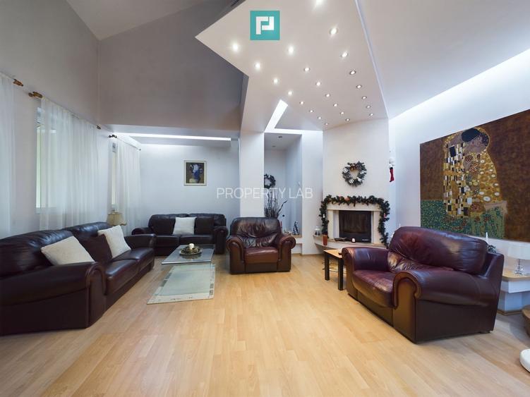 Casă situată Central în Dumbrăvița - 2