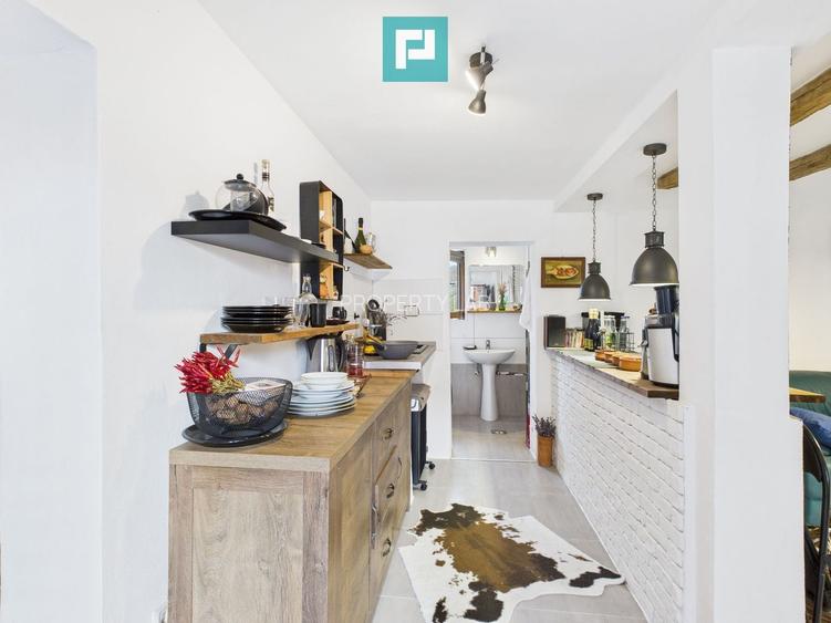 Casă renovată în localitatea Comănești, Arad - 12