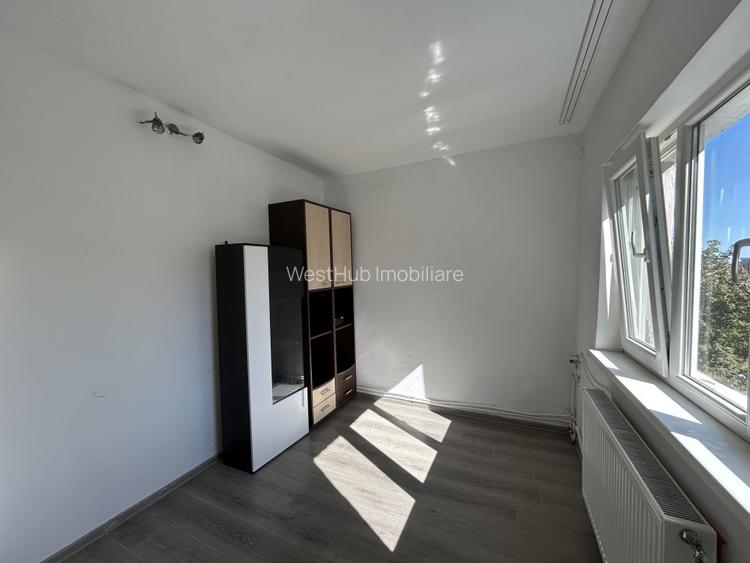 Apartament 2 camere, decomandat, etaj 4, zona Soarelui - 2
