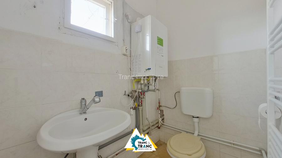 Clădire împunătoare de 540 mp pe 2 nivele în Sânnicolau Mic - 8