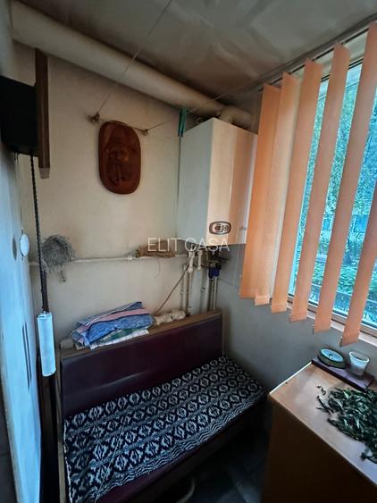 Apartament cu 3 camere, zona Nicolina - 10