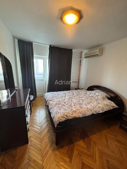 Proprietar, vând apartament decomandat cu 3 camere, având o suprafață de 84 mp,  - 9