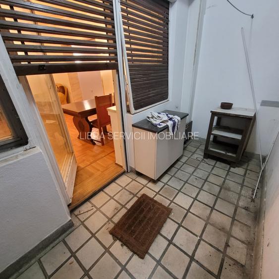 Universitate, Intercontinental, Blocul Roșu - 12