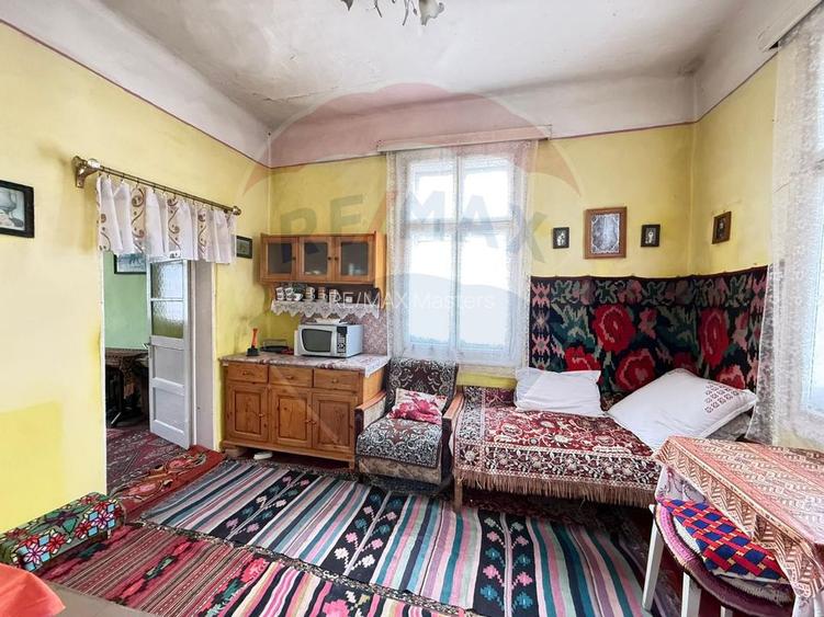 Casă de vânzare în GURA HUMORULUI zona Ariniș 250 mp teren - 8