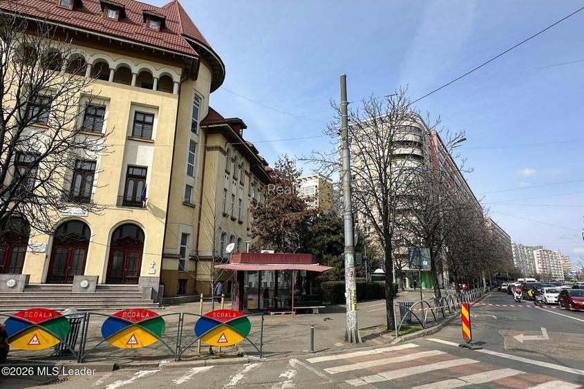 Obor langa metrou, 3 camere 77.35 mp total, anvelopat, creditabil - 20