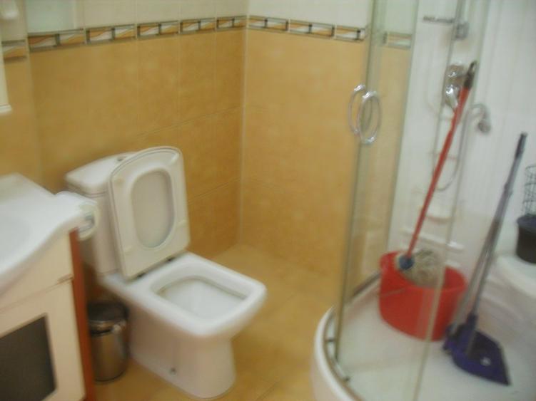 ,3 cam in vila,2 intrari,parter,PARCARE 2 -3 AUTOTURISME,