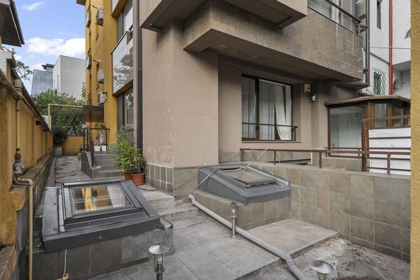 3 Splendid in Primaverii etaj 2 din 3, in bloc butic, parcare