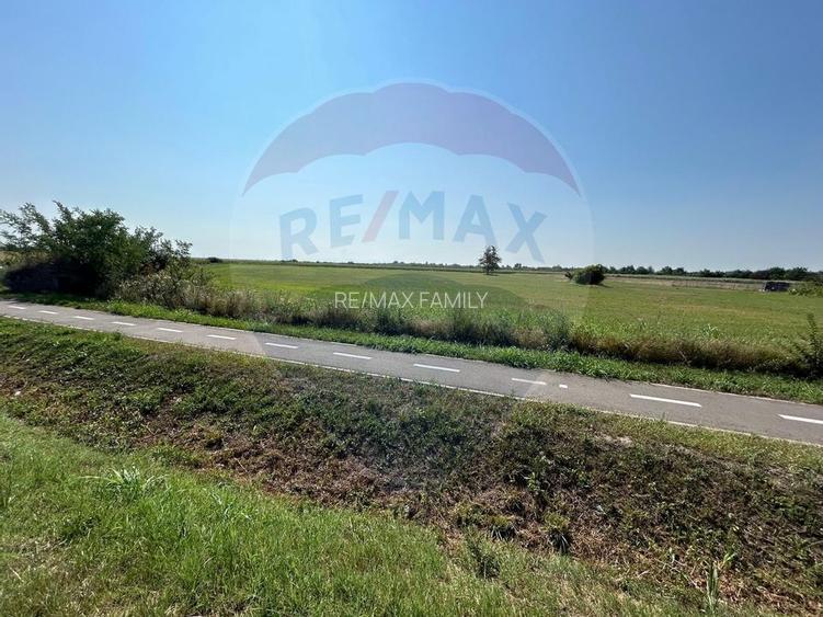 Teren in parcul industrial Madaras la intrare in oras Salonta . - 4