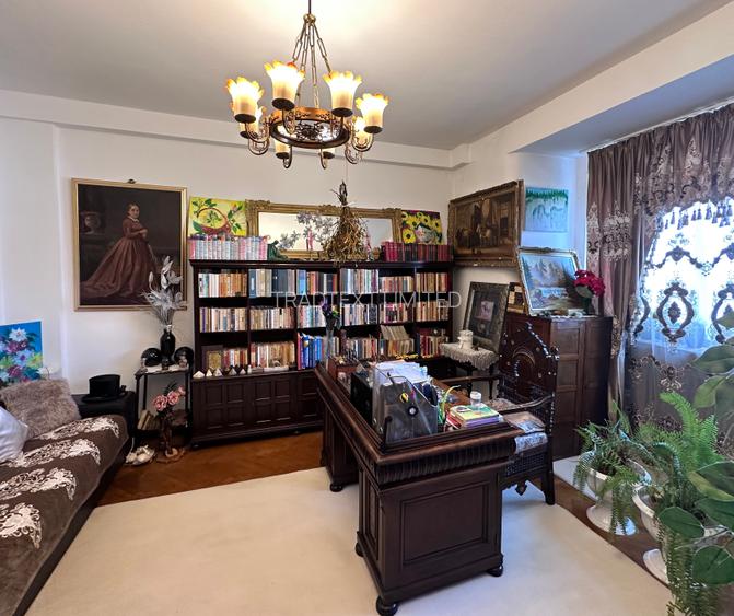 Vedere liberă față și spate.Nu are risc sau urgență seismică.118 mp. - 2