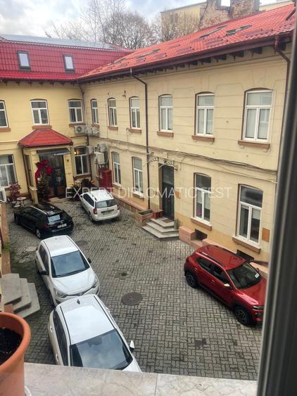 Univesitate -Kogalniceanu-BIROURI DE INCHIRIAT suprafata 105 mp-pret 1260 euro - 2