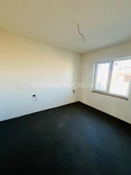 Casa noua ,  finisata cu 5 camere in localitatea Santandrei - 4