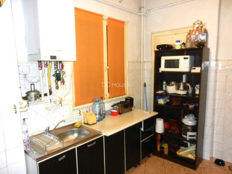 Apartament 3 camere spatios ~ Etaj 3/7 ~ Bloc consolidat ~ Bld N. Balcescu - 9