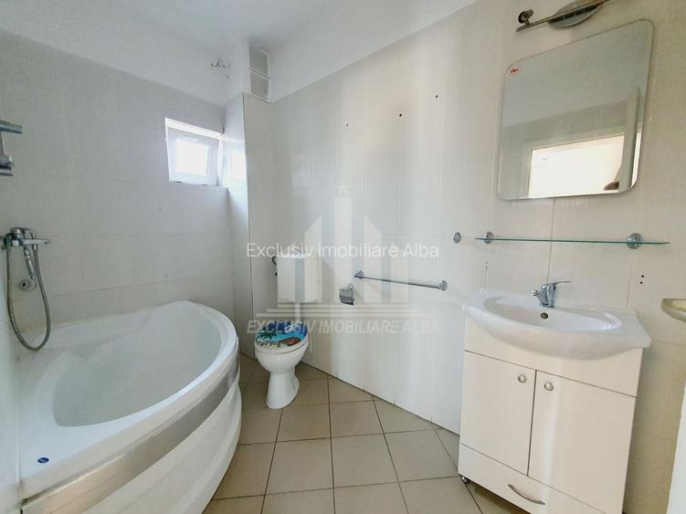 Casa individuala | De inchiriat | 150 mp | Curte comuna | Cetate - 10