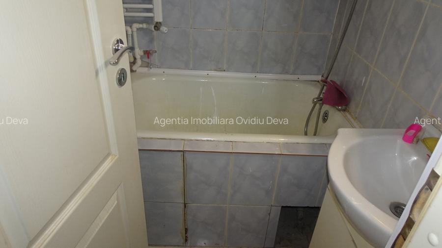 Inchiriez apartament cu 2 camere in Deva, zona Dacia, etaj 3, bloc de 4 etaje, - 8