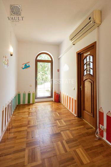 Vila de 12 camere - pretabila pentru gradinita/cantina/cofetarie  - Parcul Carol - 3