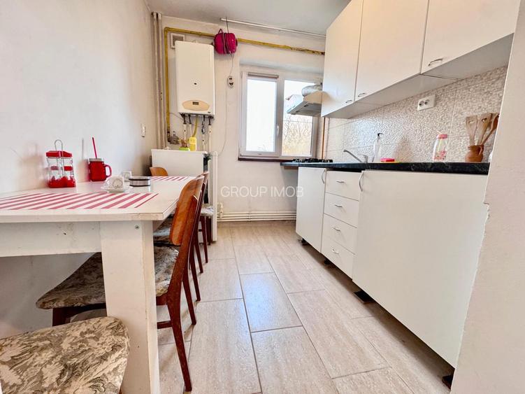 9 MAI - Muzeu, Apartament 2 cam decomandat, etaj 3/4, centrala - 5