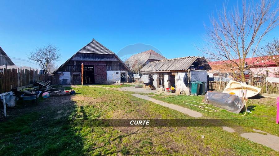 Casă de vânzare în Borlești, comuna Pomi - 13