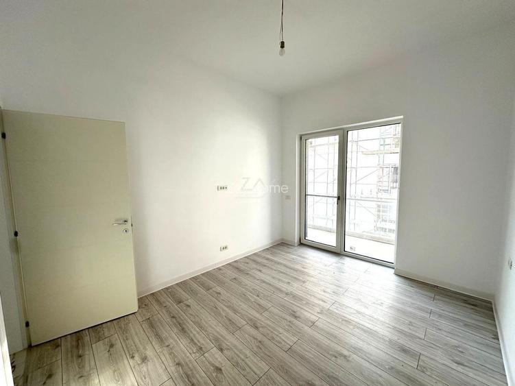 Etaj 1. Balcon mare. Loc de parcare. - 5