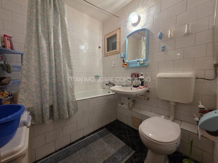 Grigorescu aproape metrou et7/8 dec doua grupuri sanitare bloc 1984 - 5