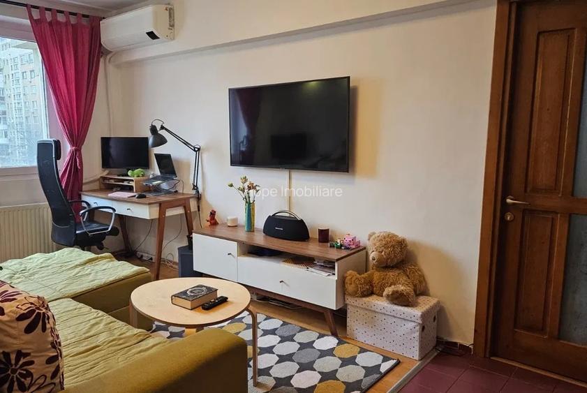 Tineretului-strada Trestiana -apartament 3 camere - 14
