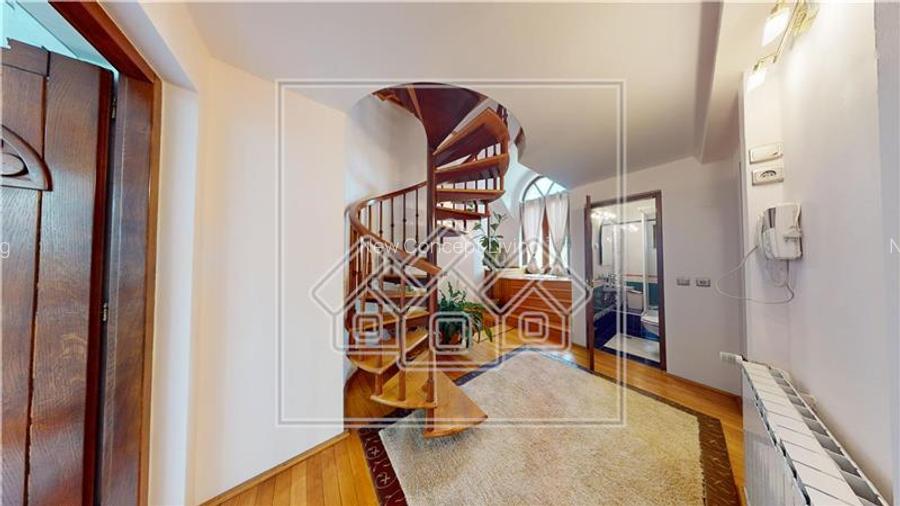 Casa individuala de vanzare - 7 camere, 278 mp utili - Strand - 22