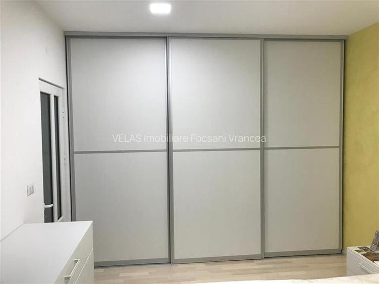 Apartament 2 camere, transformat in 3 camere, parter - 3