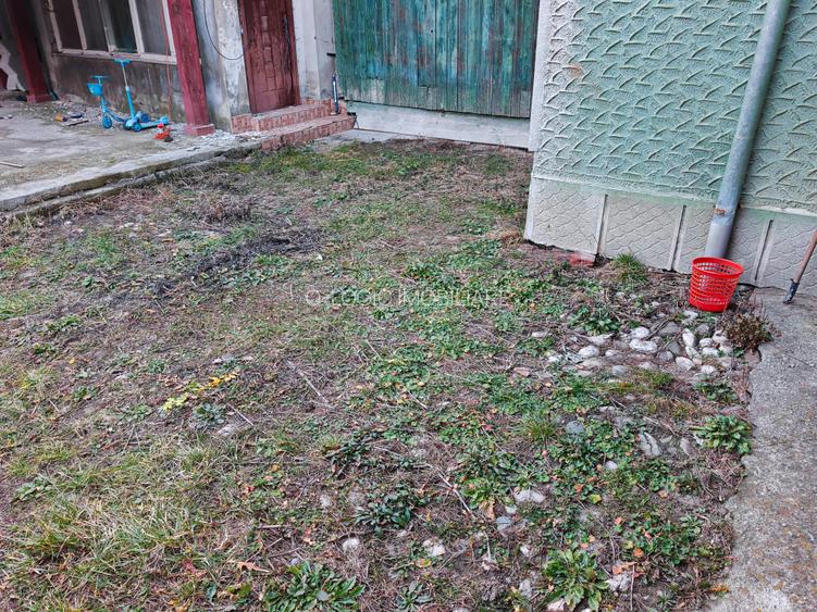 Casa 6 camere libera la vanzare RASNOV - 26