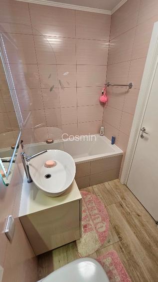 De vanzare apartament 4 camere, Inel 2 - 7