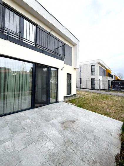 Casa Moderna  cu 4 Camere si Curte Proprie in Complex Privat - 16