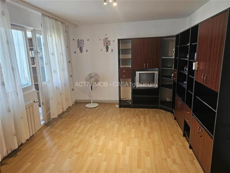 Resita, 3 Cam. Dec., Mobilat+Utilat, Micro 2 - 26