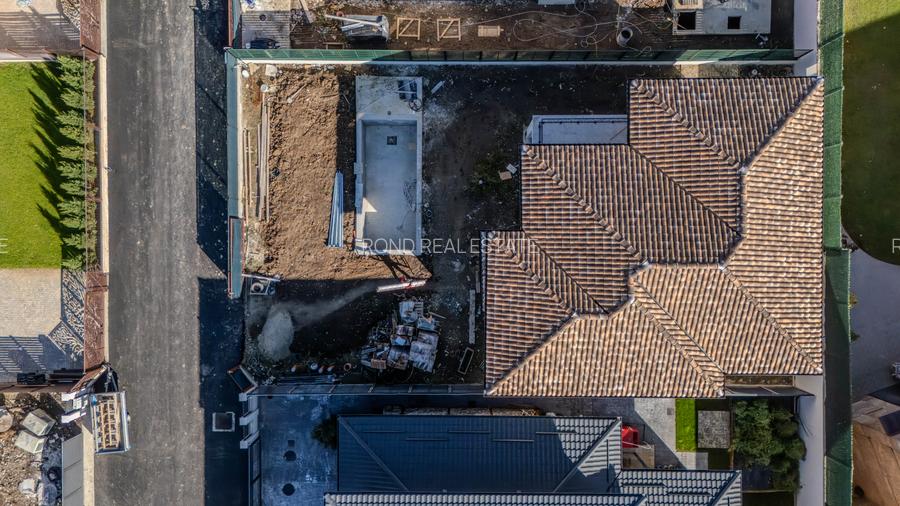 Vila moderna cu vedere la lac, ambient intim si elegant, piscina, carport - 10