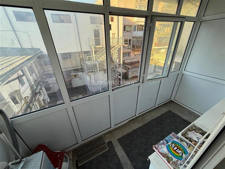 APARTAMENT 3 CAMERE, ETAJ 1, REPUBLICI - 12