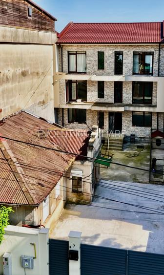 Vila cu potential rezidential sau investitie Faleza Nord 300 m de mare - 13