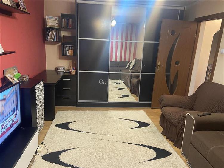 Apartament 2 camere , zona centrala Sala Polivalenta , et 3 8 , decomandat  , 60 - 9